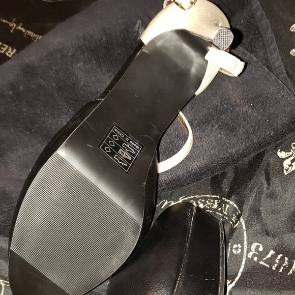 Shoes - Picture 4 of 8